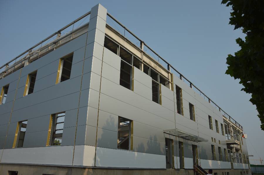 外墻保溫復(fù)合板 標(biāo)準(zhǔn)化施工作業(yè)實(shí)例展現(xiàn)